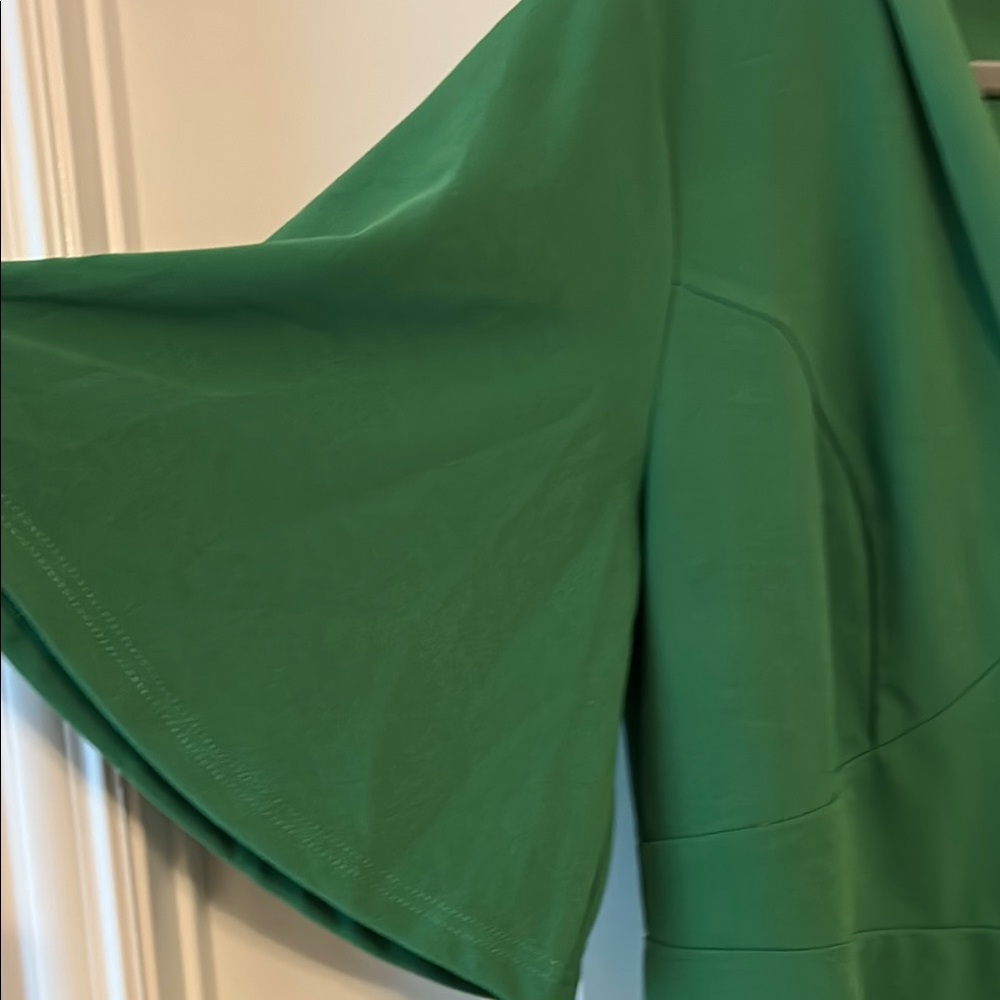 Perfect Holliday Dress Plus Size Rebdolls Green V-Neck Flutter Sleeve Midi Dress - Picture 4 of 6